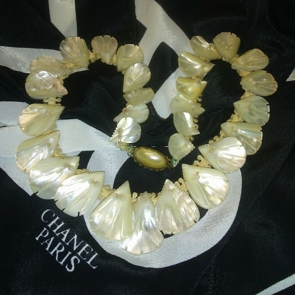 Antique Jewelry - Victorian Hand Carved MOP Necklace Choker
